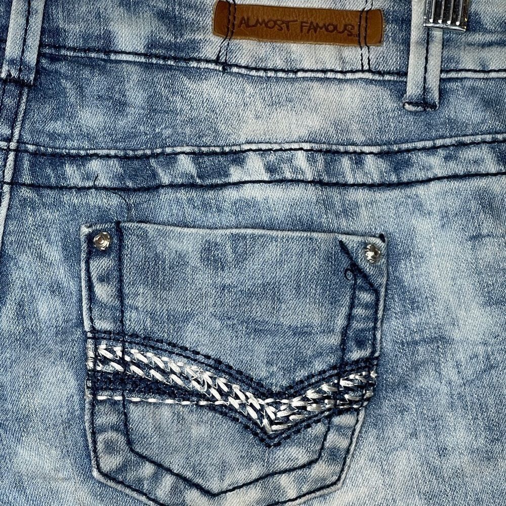 Almost Famous Jean Shorts - Picture 2 of 8